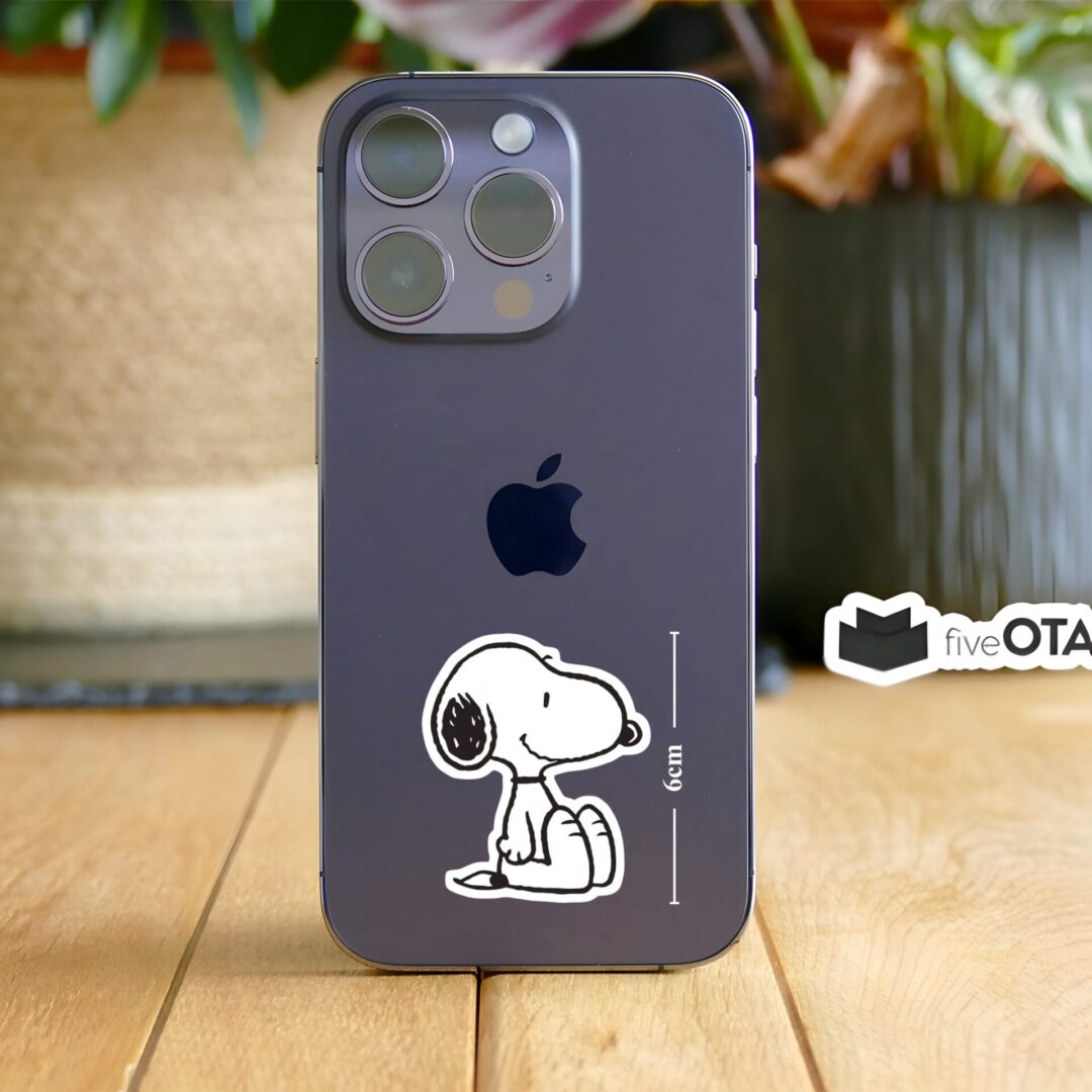 Minimalist Snoopy Sitting Sticker